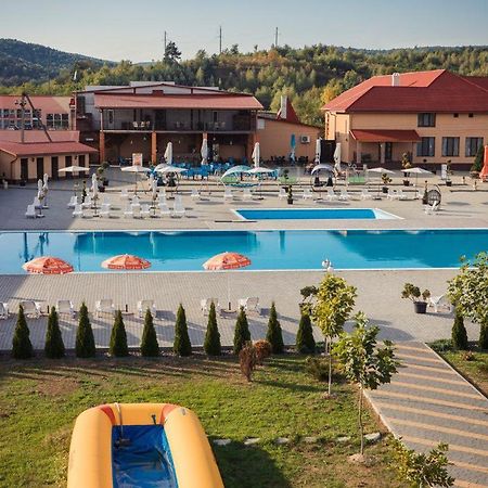 Illara Spa Hotel Irshava Eksteriør billede